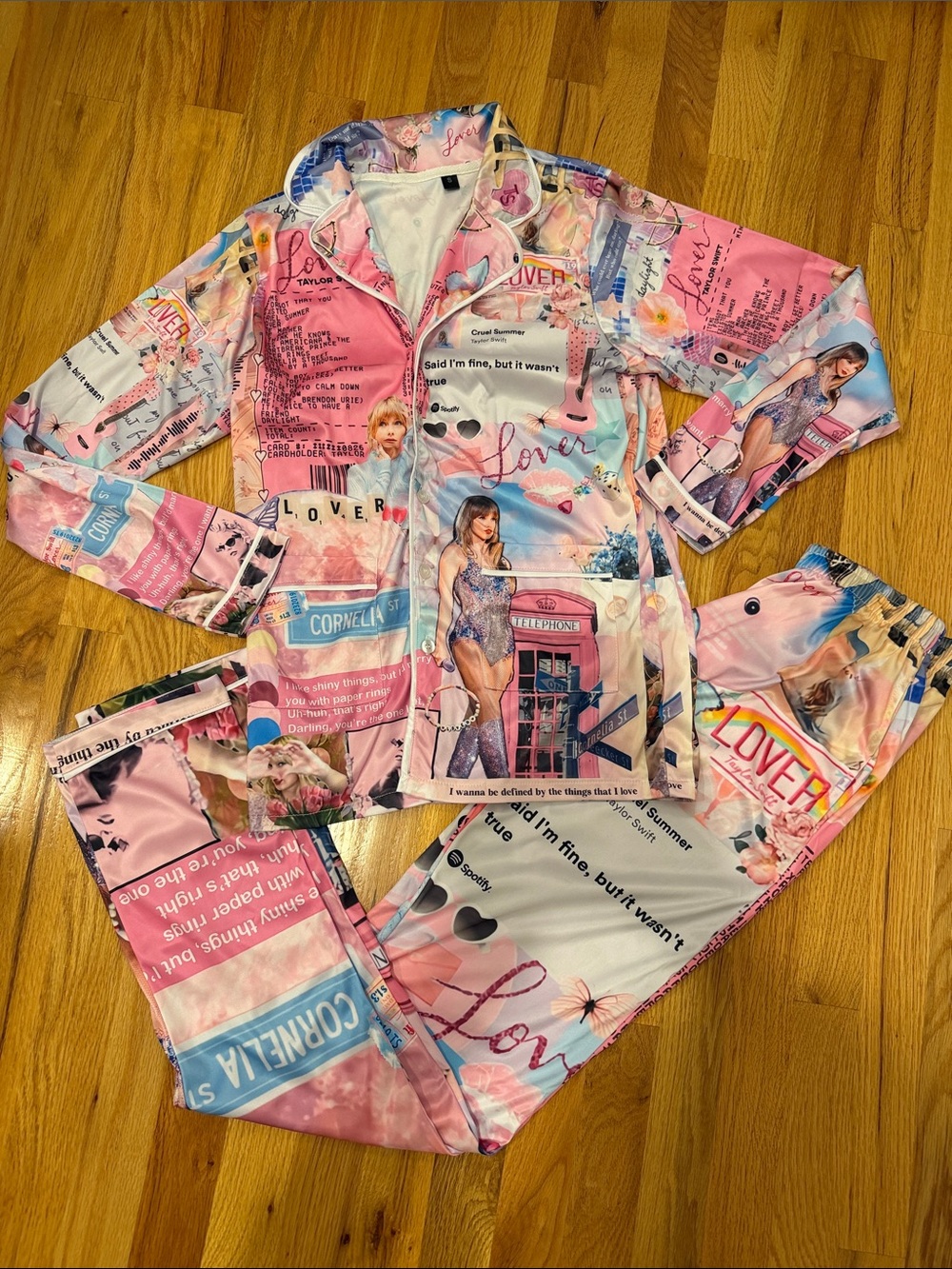 Women’s Pink Taylor Swift 'Lover' Pajama Set
